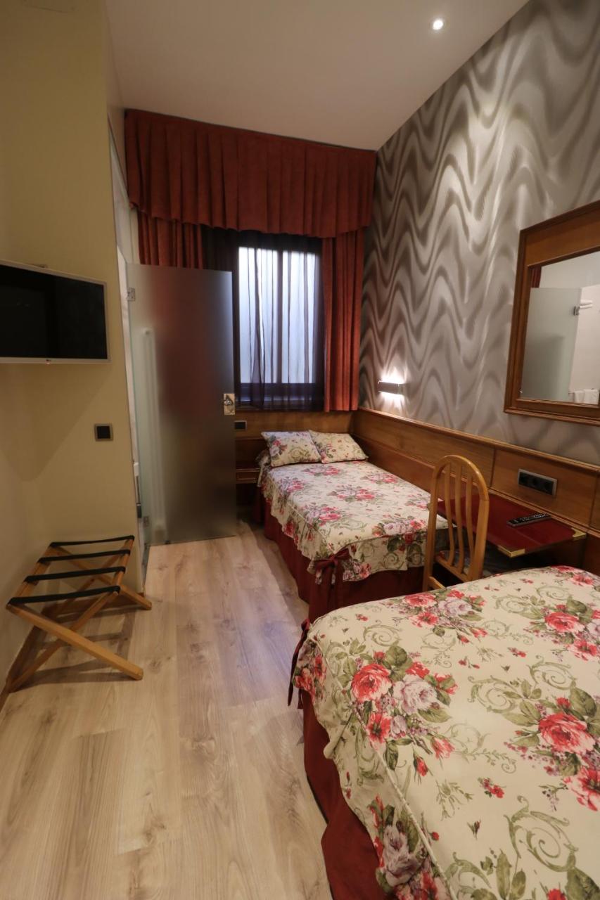 Hostal Hispano - Argentino Gran Via Madrid Kültér fotó