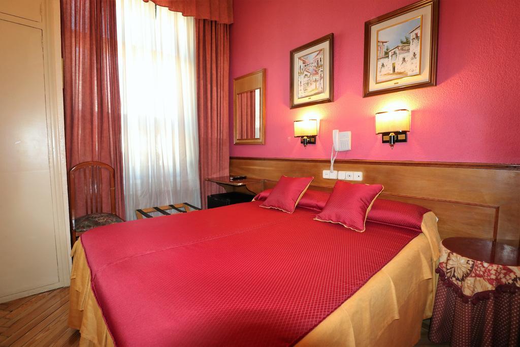 Hostal Hispano - Argentino Gran Via Madrid Kültér fotó