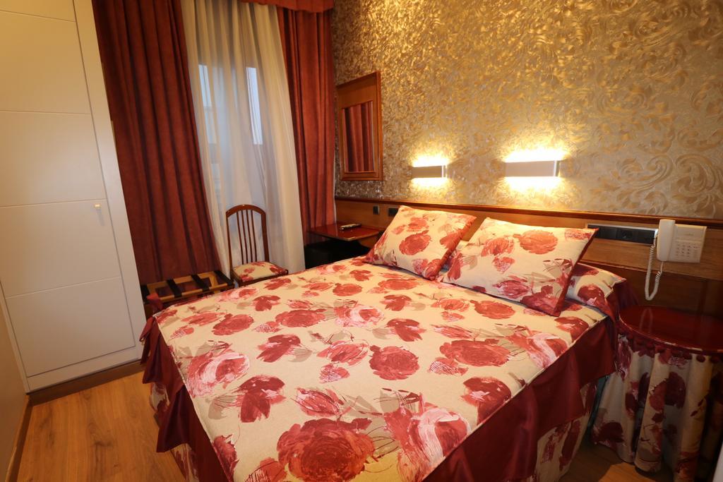 Hostal Hispano - Argentino Gran Via Madrid Kültér fotó
