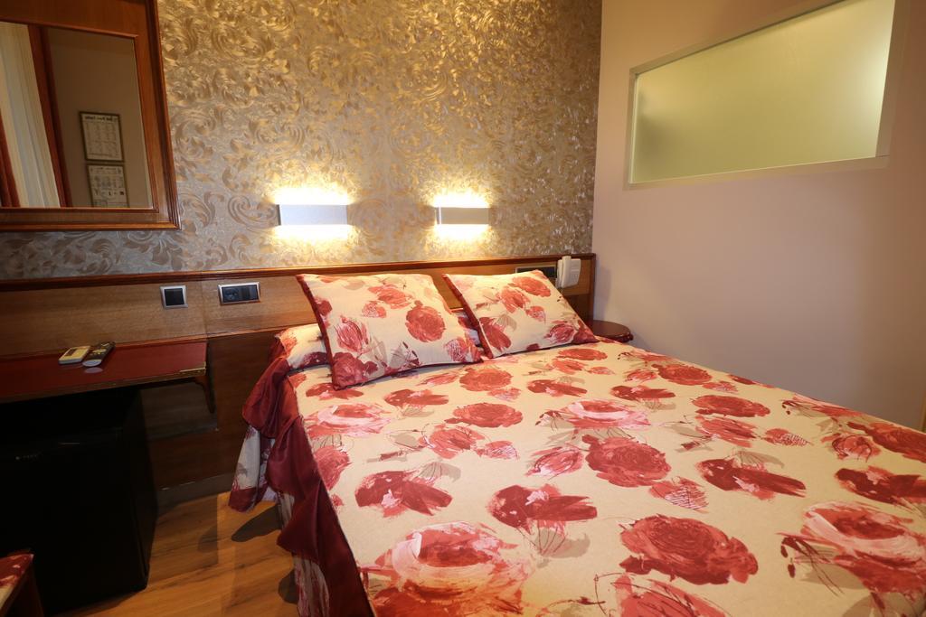 Hostal Hispano - Argentino Gran Via Madrid Kültér fotó